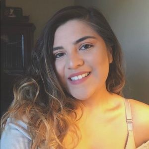 Meet your Posher, Monica